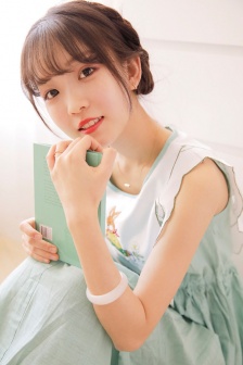美女热吻